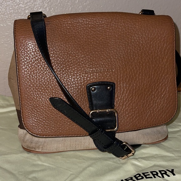 Authentic Burberry London grained nova check crossbody mini messenger purse - Picture 8 of 16